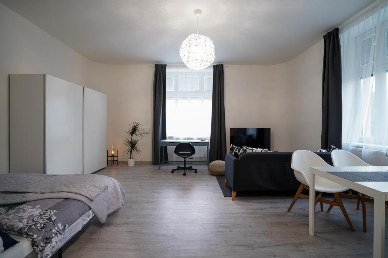 Lucy'S Apartments ออลอโมตซ์ ภายนอก รูปภาพ